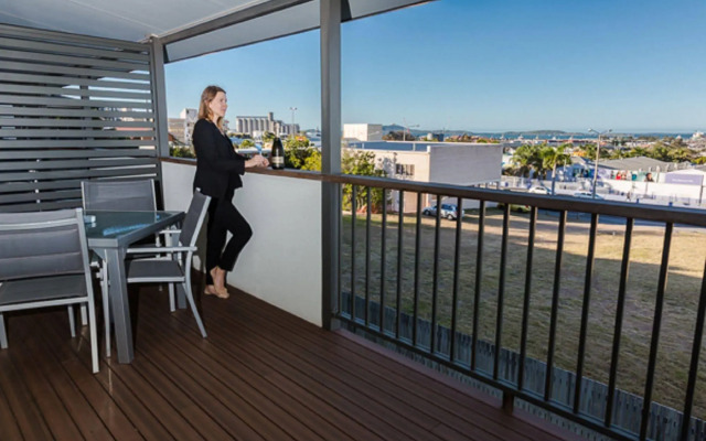 Gladstone Heights Executive Apartments
