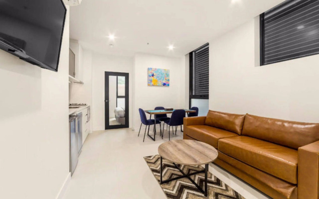 Whitehorse Apartment Hotel