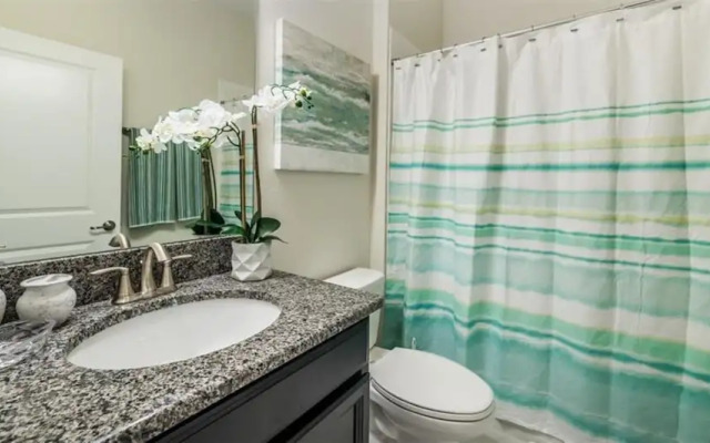 Lakeview 6BR Cozy Home Pool/spa,steps to Waterpark