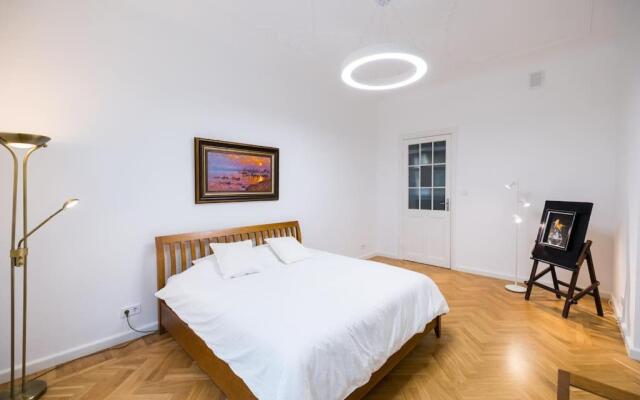 Art Nouveau Residence - 210 m2