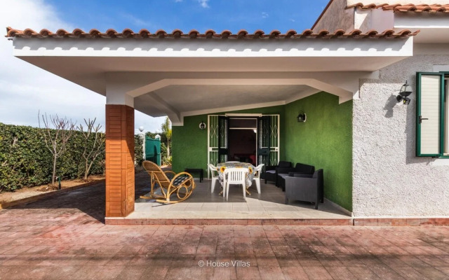 Summer Kiss in Siracusa