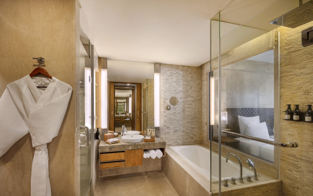 Pullman Bali Legian Beach