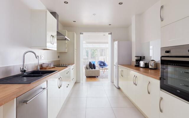 Stunning Knightsbridge Suites by Sonder