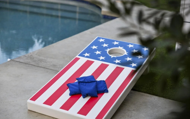 Valley View Chic Home w Backyard Oasis