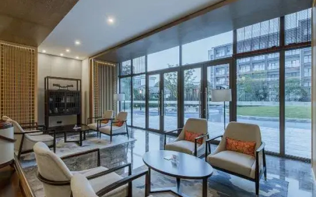 Huzhou Maison New Century Resort Hotel