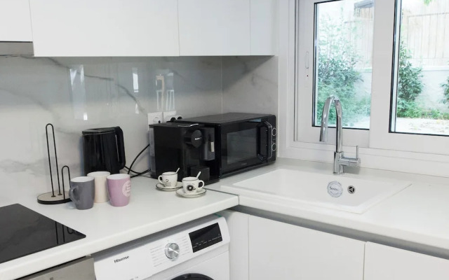 Cozy 1 Bd Basement Apt in Pagrati