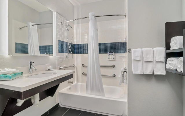 Staybridge Suites University Area by IHG