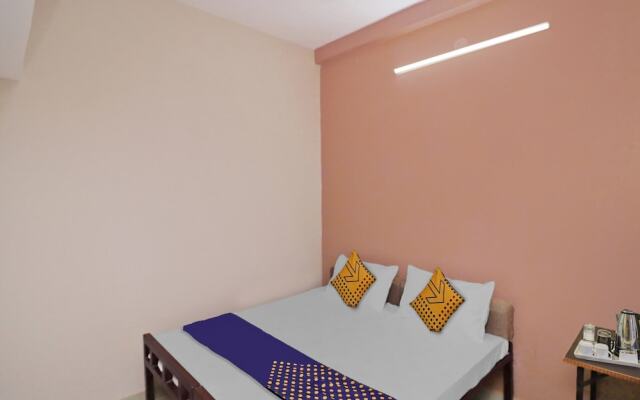 SPOT ON 37467 Shivram Hotel