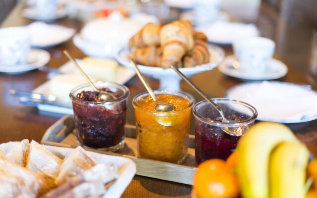 Chambre d'Hôtes Girolles les Forges (B&B)