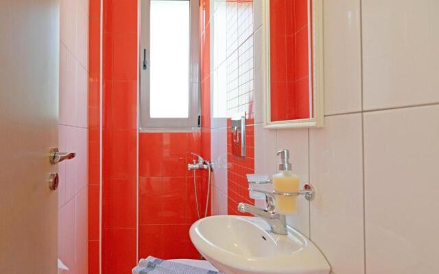 Evgoro Luxury Suites