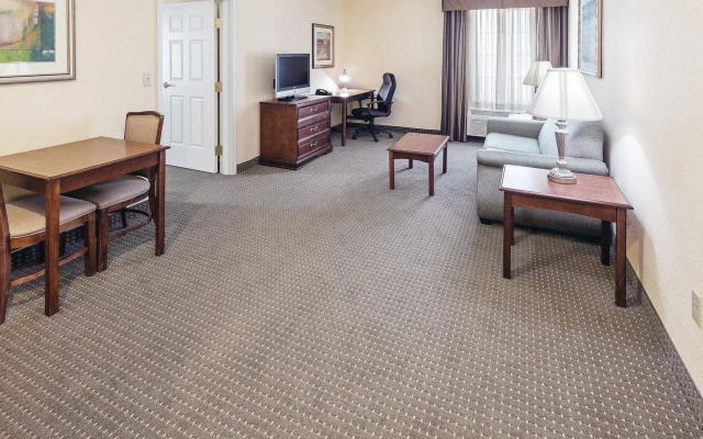 La Quinta Inn & Suites by Wyndham Gainesville