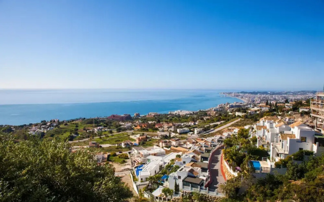 Luxury Beachfront Suite Fuengirola for 2