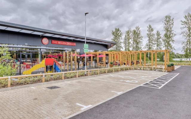 Premier Inn Milton Keynes - Willen Lake