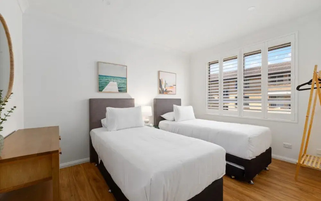 Bright 2-bedroom Apartment Near Coogee Beach