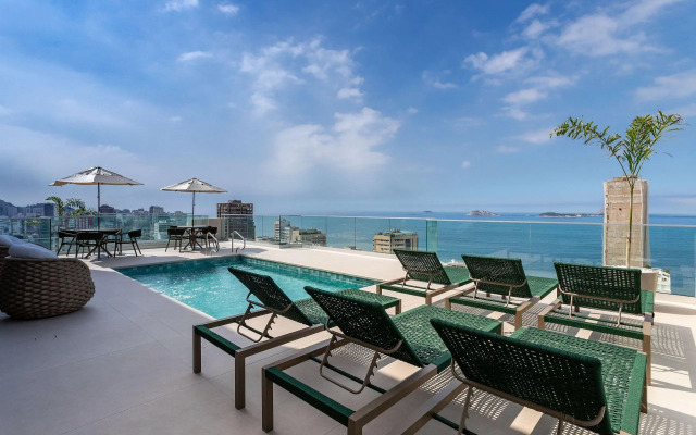 (902-B) Studio com Vista Mar e Comodidades