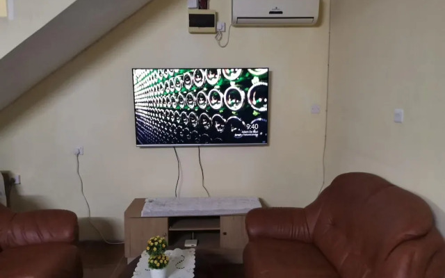 Cheerful 4-bedrooms Beachfront Home Flic en Flac