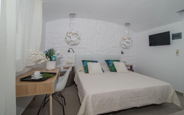Spiros Hotel