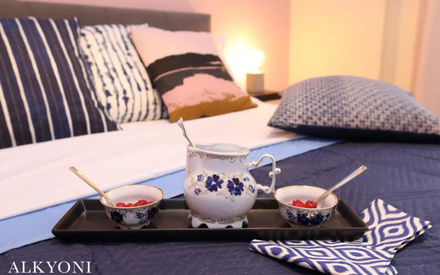 MELMA PROPERTIES- ALKYONI apartment by the sea in Piraeus