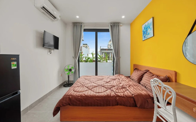 Saluton House