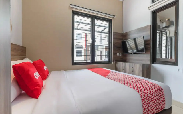 Walnut Inn G-10 by OYO Rooms