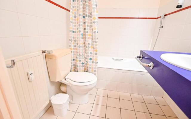 Bright Studio With Balcony