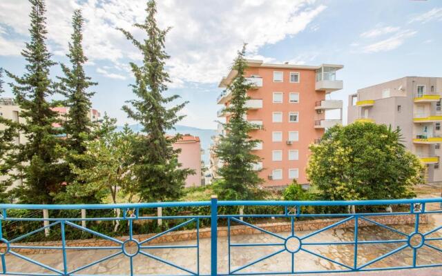 Blue Saranda Hotel