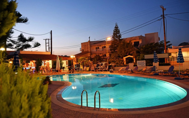 Lyristis Dinos Studios & Apartments