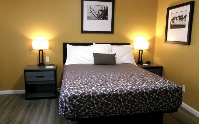 Carmel Wayfarer Inn