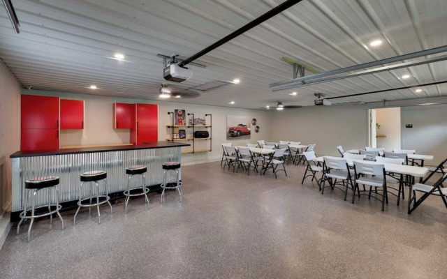 Game Room + Patio: 'bremer House Waverly Rental'