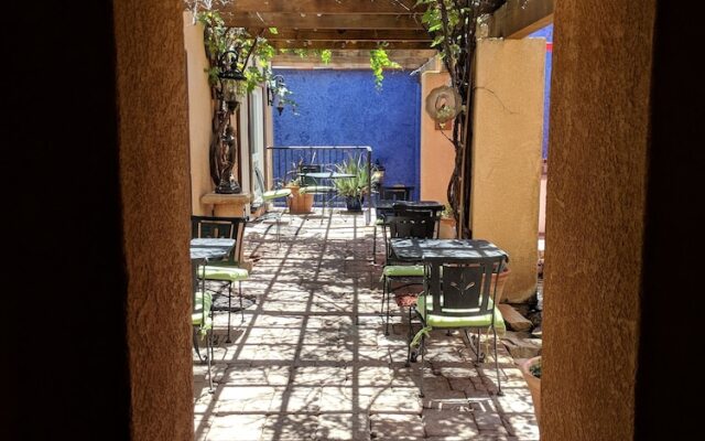 Milos Inn