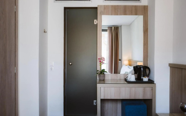 Piraeus Port Hotel