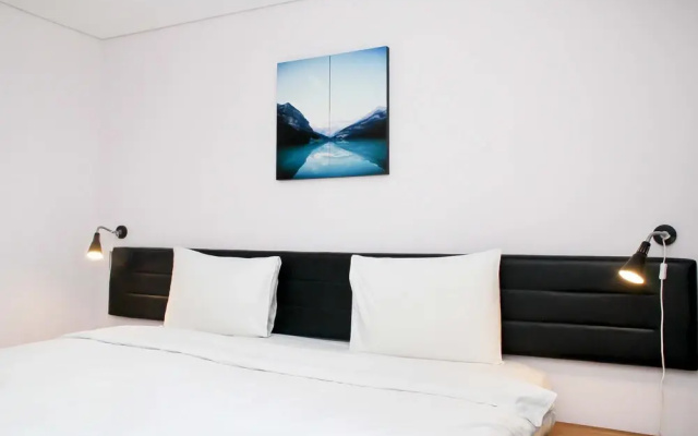 Comfortable And Simply Studio Room At Enviro Apartment