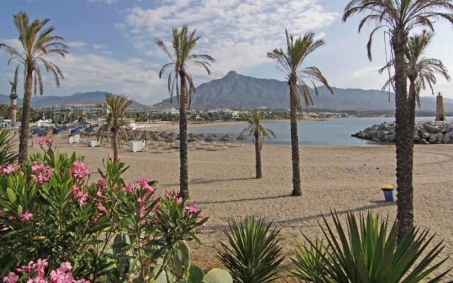 Banus Beach Studio