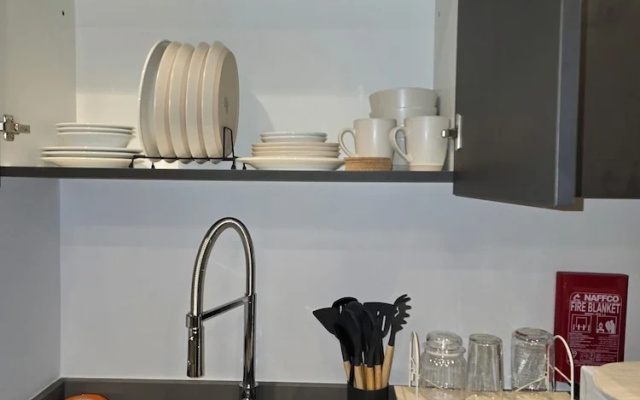Shiro Elegant Living