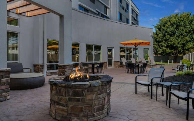 Courtyard by Marriott Evansville East