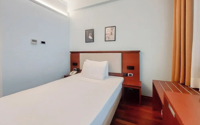 Dado Hotel International