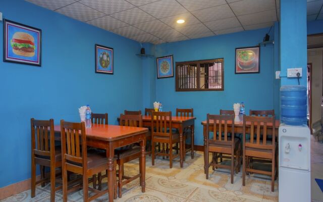 OYO 305 Hotel Gauri
