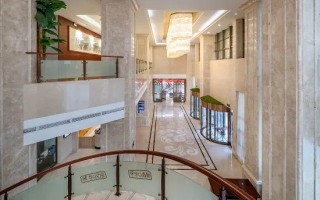 Gao'an Yiman International Hotel (Gao'an Avenue Huading Central City)