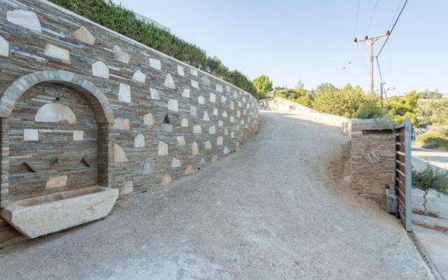 Daskalio Sea Front House