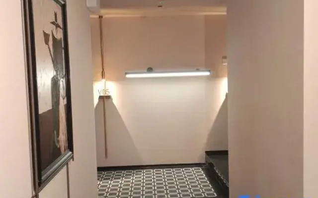 Tongqi Lanting Hotel (Fucheng District Yuewang Tower)