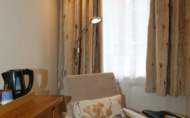 The Waves: Yorkshire Coast B&B