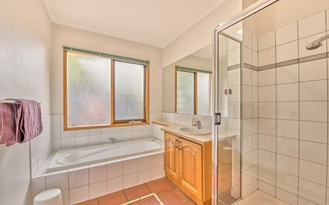 Spacious family home St Kilda