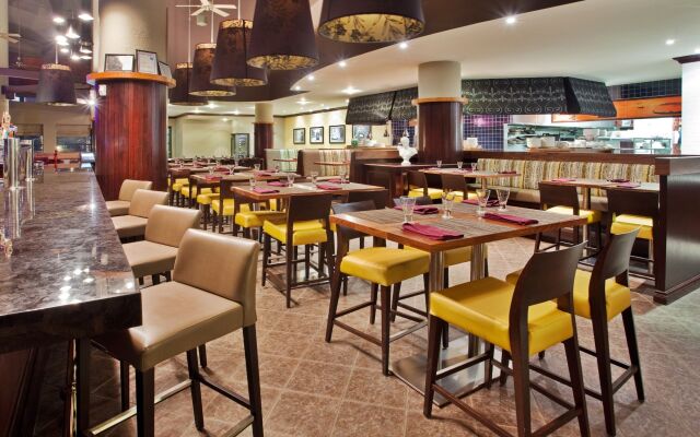 Holiday Inn Hotel & Suites Ottawa Kanata by IHG