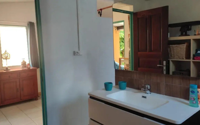 T2 avec piscine pour 2 à 4 personnes