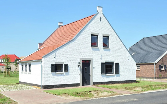 Child-friendly farmhouse villa with PlayStation in Limburg
