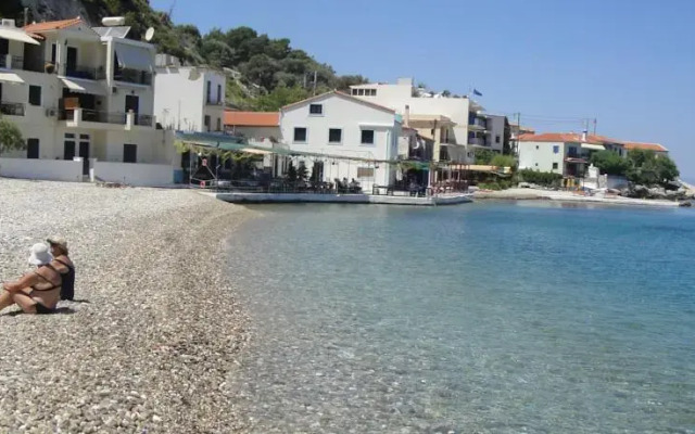 Avlakia Beach Studios & Apartments