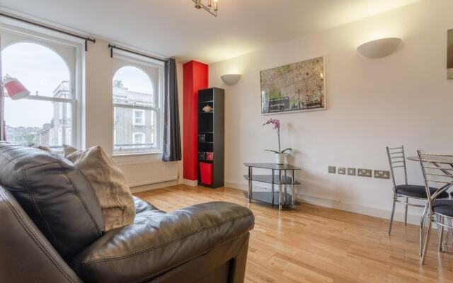 Comfortable 1 Bedroom North London Flat