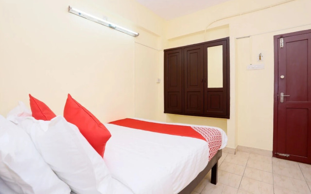 Gamas Centre by OYO Rooms