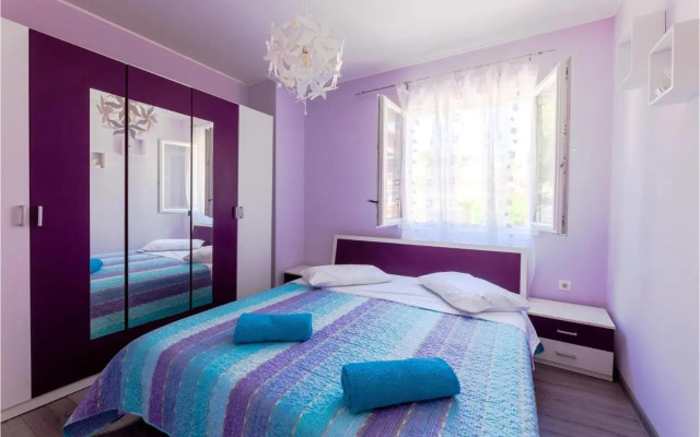 Two-Bedroom Apartment in Prigradica