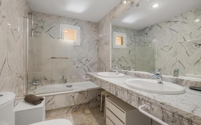 Spacious 3 bedrooms apartment at LAS BRISAS